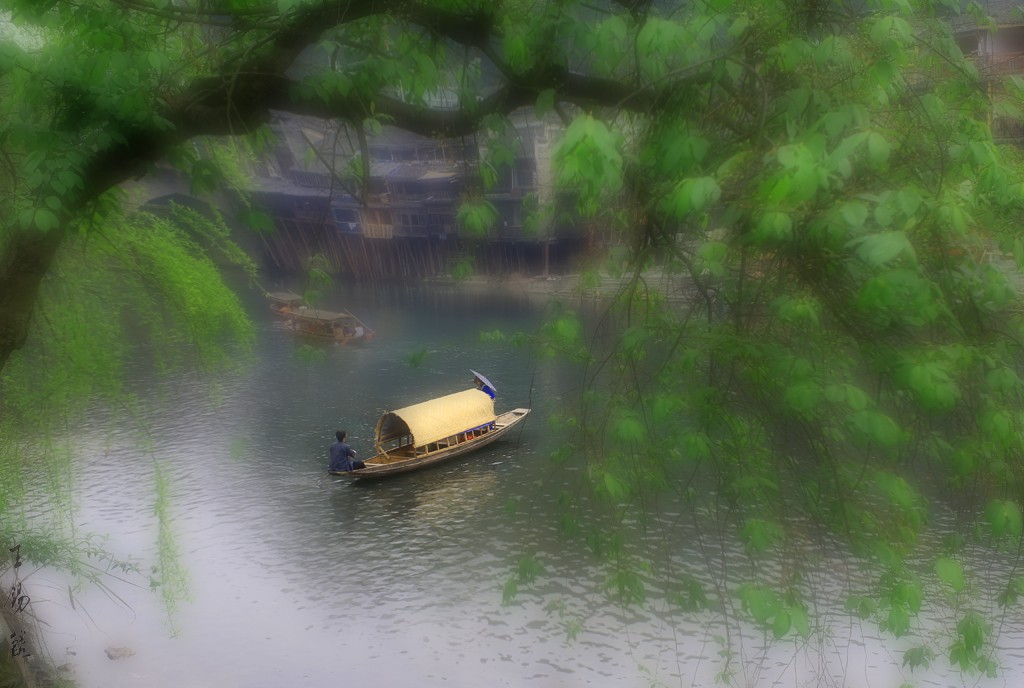 雨中小舟